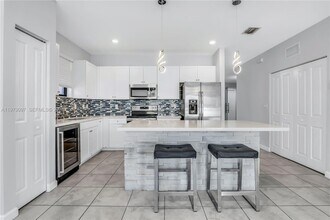 2541 SE 1st St in Homestead, FL - Building Photo - Building Photo