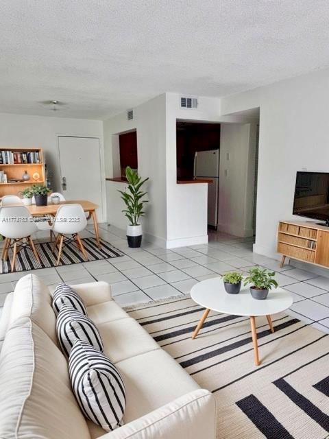 9678 Fontainebleau Blvd in Miami, FL - Building Photo - Building Photo