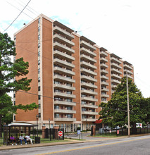 Jefferson Square Apartments in Memphis, TN - Building Photo - Building Photo