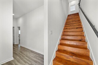 5920 Fairdale Ln in Houston, TX - Building Photo - Building Photo