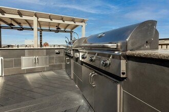 Rasa Apartments in Oakland, CA - Foto de edificio - Building Photo