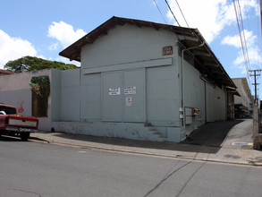 755 Umi St in Honolulu, HI - Foto de edificio - Building Photo