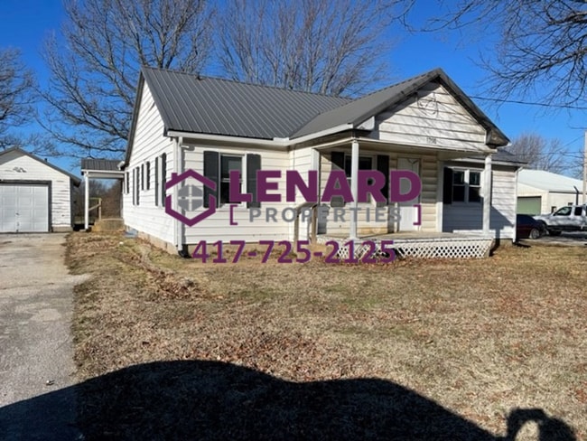 1205 S Lillian Ave in Bolivar, MO - Building Photo - Building Photo
