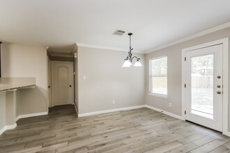18390 Hollow Oaks Cir in Porter, TX - Building Photo - Building Photo