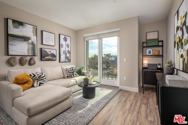 201 N La Brea Ave in Inglewood, CA - Foto de edificio - Building Photo