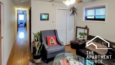 2326 N Southport Ave in Chicago, IL - Building Photo - Building Photo