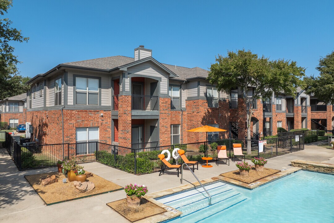 Kensington Park in Corinth, TX - Foto de edificio