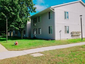 130 W North St in St Charles, MI - Building Photo