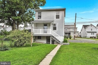 137 E Summit St in Summit Hill, PA - Building Photo - Building Photo