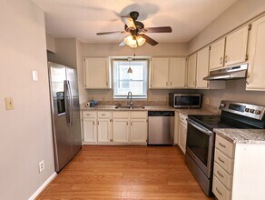 4940 Harbour Towne Dr in Raleigh, NC - Building Photo - Building Photo