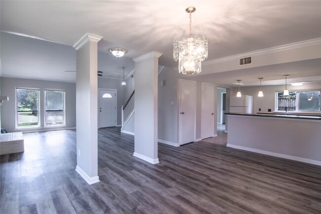 15806 Val Verde Dr in Houston, TX - Building Photo - Building Photo