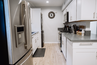 11153 Morrison St in Los Angeles, CA - Building Photo - Building Photo