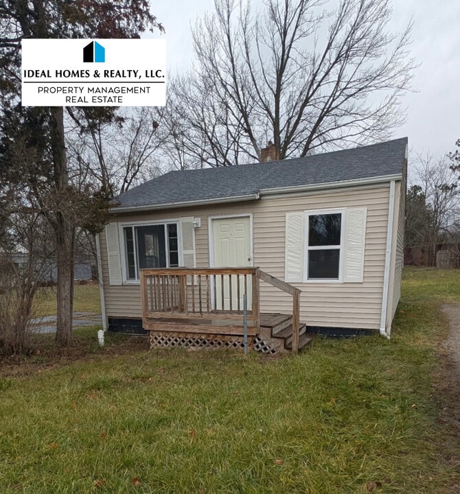 1169 Terry Ave in Mount Morris, MI - Building Photo