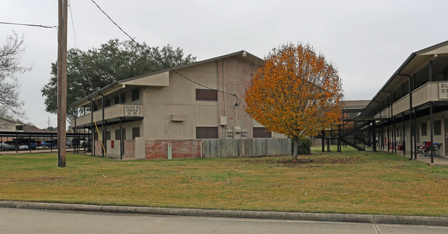 Royal Neches in Port Neches, TX - Building Photo - Building Photo