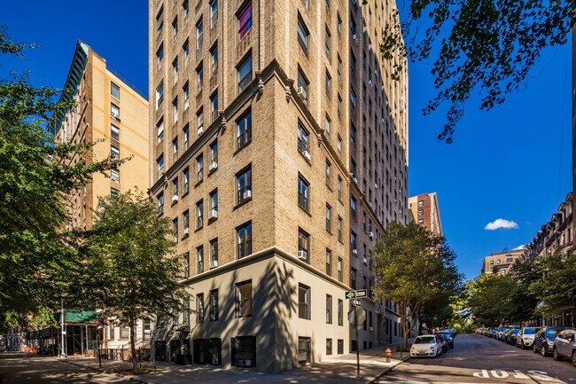 290 Riverside Dr in New York, NY - Foto de edificio - Building Photo