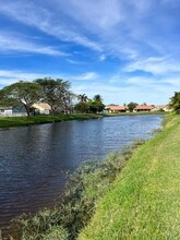 9775 Sun Pointe Dr in Boynton Beach, FL - Building Photo - Building Photo
