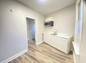 3168 Wilkens Ave in Baltimore, MD - Building Photo - Building Photo