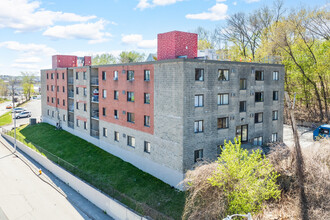 44 Byron St in Worcester, MA - Building Photo - Building Photo