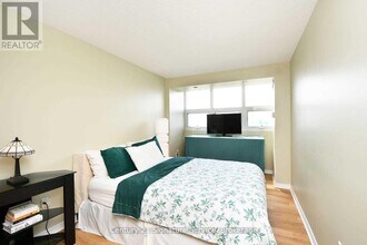 8 Lisa St. in Brampton, ON - Building Photo - Building Photo