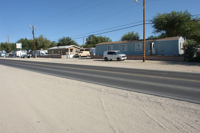 Joshua View Mobile Home Park in Palmdale, CA - Building Photo - Building Photo