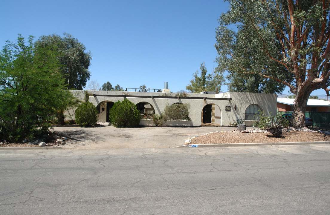 2601 E Lee St in Tucson, AZ - Building Photo