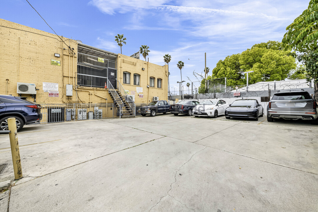 1503 N Normandie Ave, Unit Apt 5 in Los Angeles, CA - Building Photo