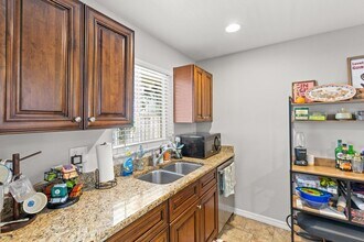 3206 W Azeele St in Tampa, FL - Building Photo - Building Photo