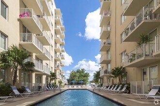 2601 NW 16th St Rd, Unit 734 in Miami, FL - Building Photo - Building Photo