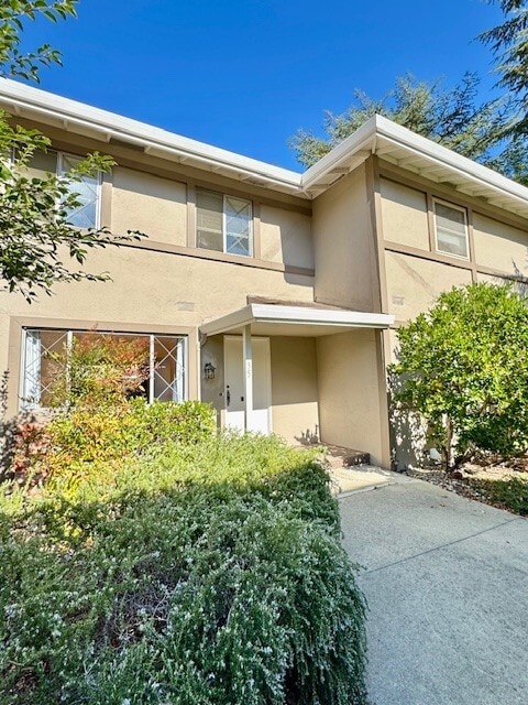 property at 35 Miramonte Dr