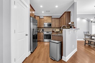 2446 Center Pointe Cir SW in Atlanta, GA - Building Photo - Building Photo