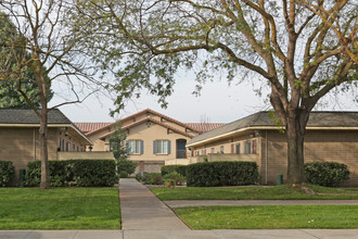 Selma Elderly in Selma, CA - Foto de edificio - Building Photo