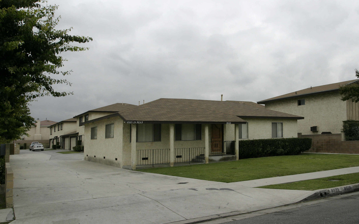 8525 Rose St in Bellflower, CA - Building Photo