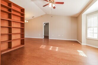 8533 Gum Tree Ave in New Port Richey, FL - Building Photo - Building Photo