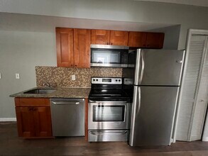 4612 Hillside Rd SE, Unit 5 beds 2 baths in Washington, DC - Foto de edificio - Building Photo