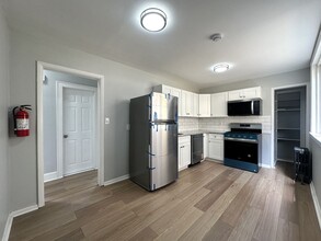 38 Handy St in New Brunswick, NJ - Building Photo - Building Photo