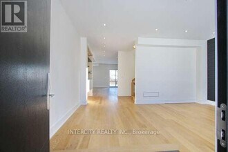 247 Alderbrae Ave in Toronto, ON - Building Photo - Building Photo