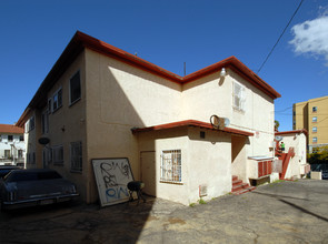 Fourth Street Apartments in Los Angeles, CA - Foto de edificio - Building Photo