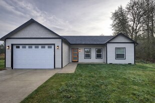 226 Eadon Rd in Toledo, WA - Building Photo