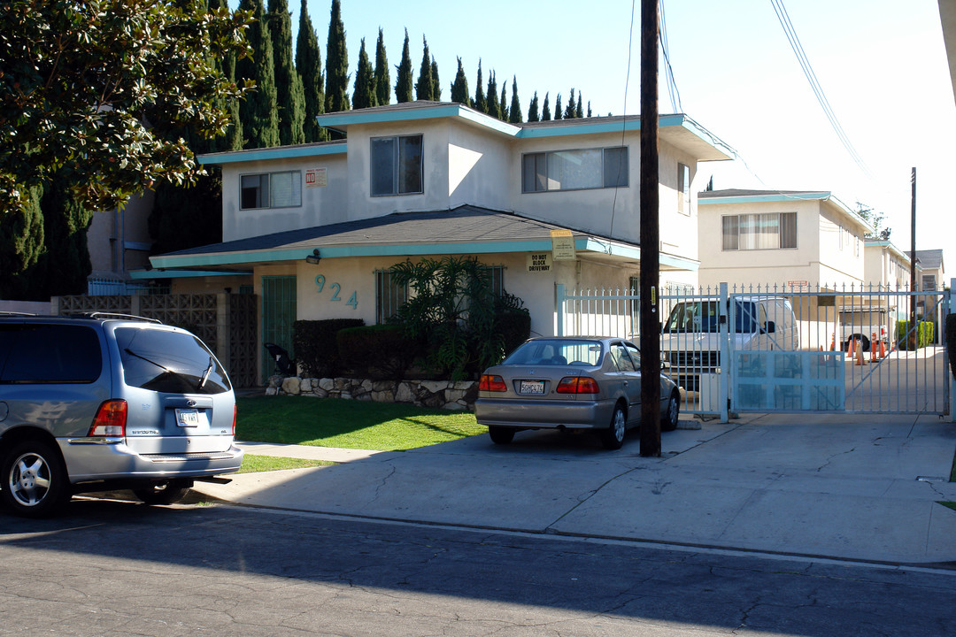 924 N Inglewood Ave in Inglewood, CA - Building Photo