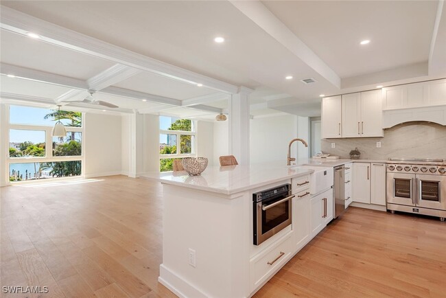 property at 400 Park Shore Dr