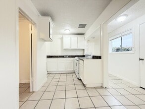 14041 Orizaba Ave in Paramount, CA - Building Photo - Building Photo