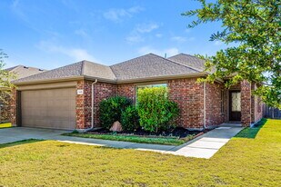 120 Meadow Crest Dr in Princeton, TX - Building Photo