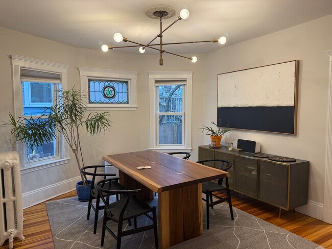 16 Parkton Rd, Unit 1 in Boston, MA - Foto de edificio - Building Photo