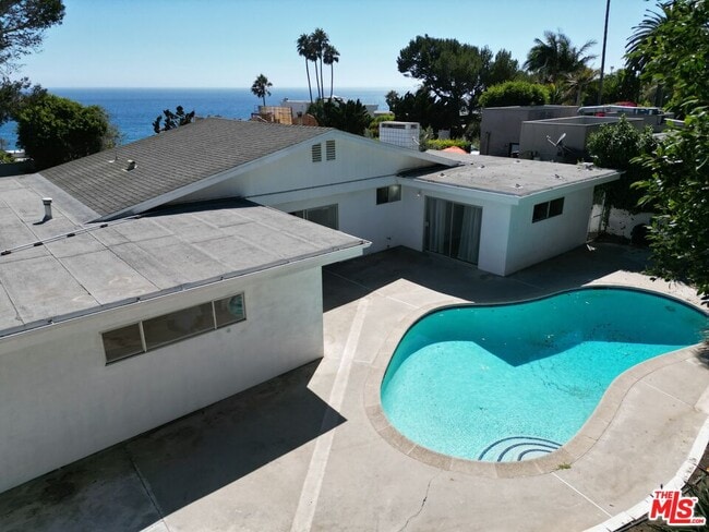 31617 Broad Beach Rd in Malibu, CA - Building Photo - Building Photo
