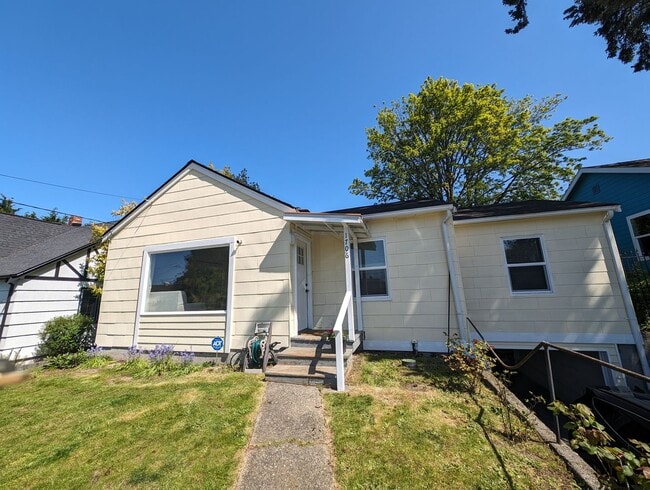 1706 Pennsylvania Ave in Bremerton, WA - Building Photo - Building Photo