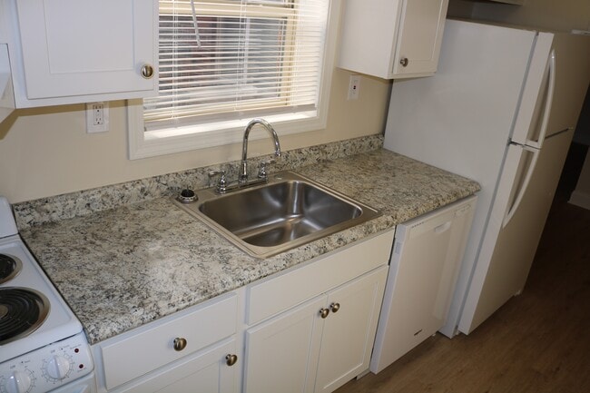 Tiffany Apartments in Pittsburgh, PA - Foto de edificio - Building Photo