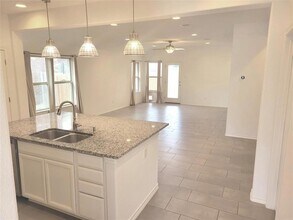 17104 Casanova Ave in Pflugerville, TX - Foto de edificio - Building Photo