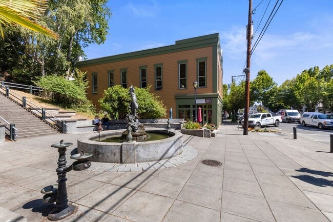 property at 842 Washington St
