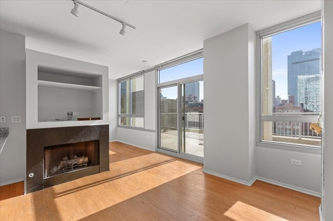 property at 701 S Wells St