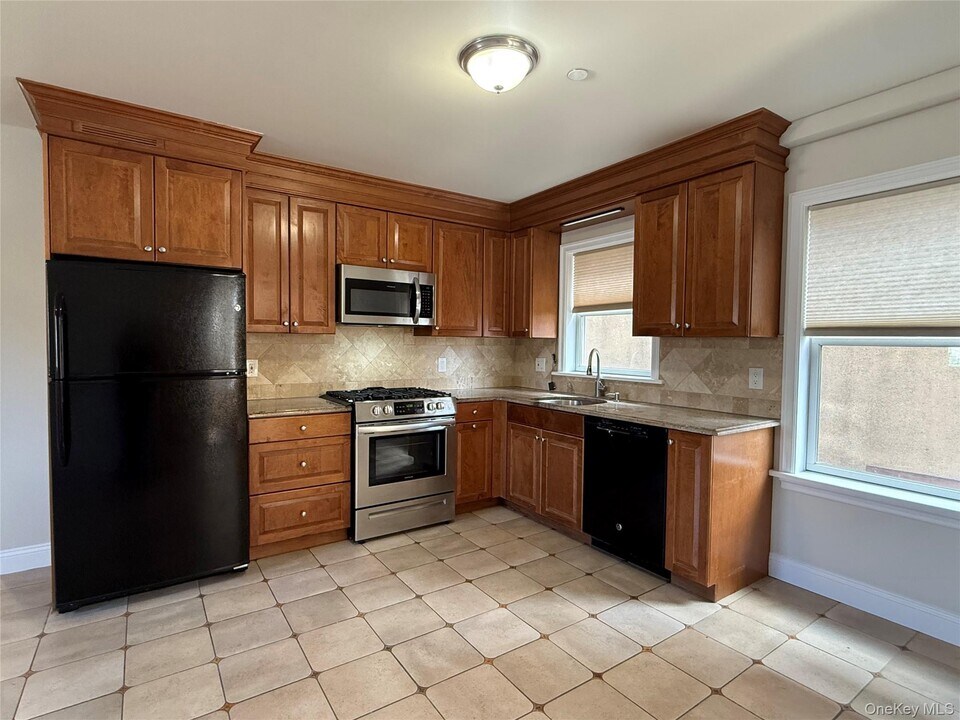 5 Brandreth St in Ossining, NY - Building Photo